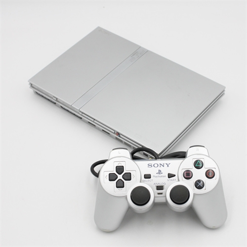 Playstation 2 - Slim - Silver - Konsol - SCPH-70004 - SNR FC4121758 (B Grade) (Genbrug)